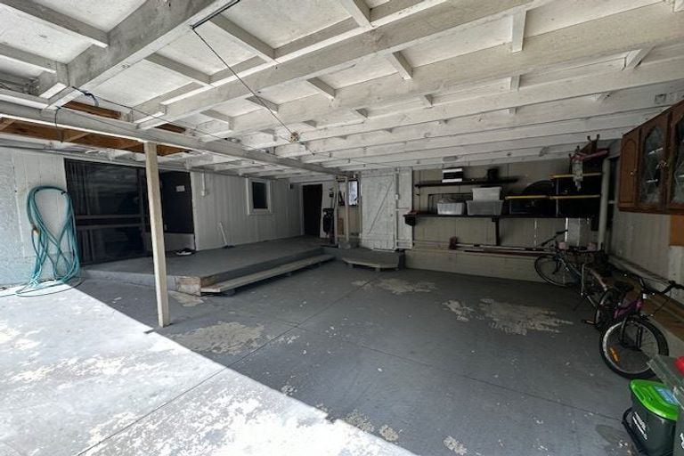 Photo of property in 8 Widmore Drive, Massey, Auckland, 0614