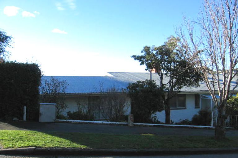 Photo of property in 2 Roseneath Place, Cashmere, Christchurch, 8022