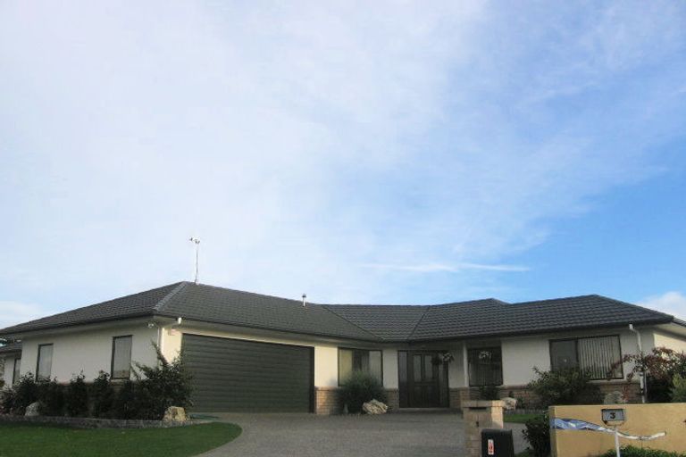 Photo of property in 1 Brookside Close, Highbury, Palmerston North, 4412