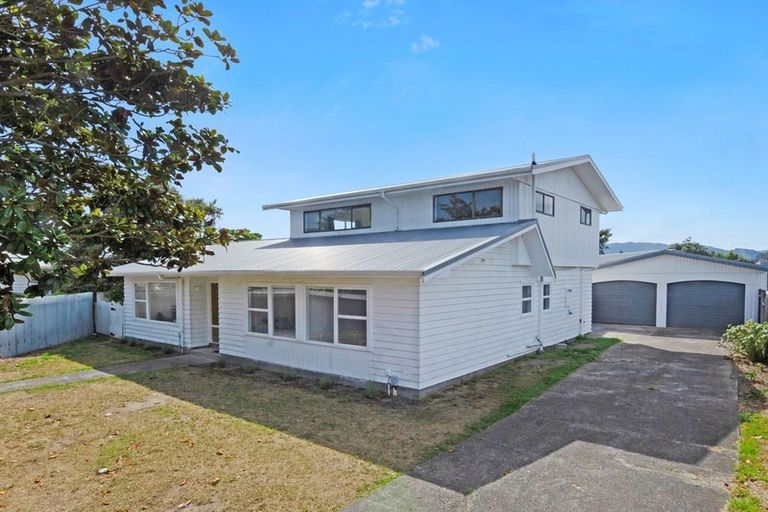 Photo of property in 3 Dennis Grove, Paraparaumu Beach, Paraparaumu, 5032