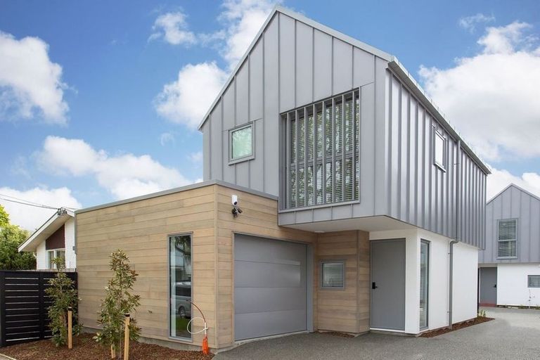 Photo of property in 31 Oxley Avenue, St Albans, Christchurch, 8014