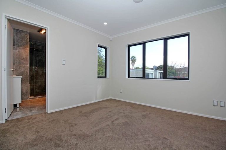 Photo of property in 2/14 Plunket Avenue, Petone, Lower Hutt, 5012