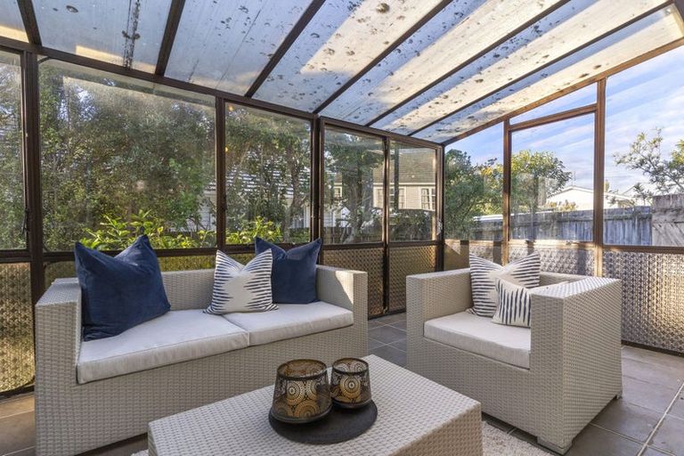 Photo of property in 1/1 Diomede Street, Bayswater, Auckland, 0622