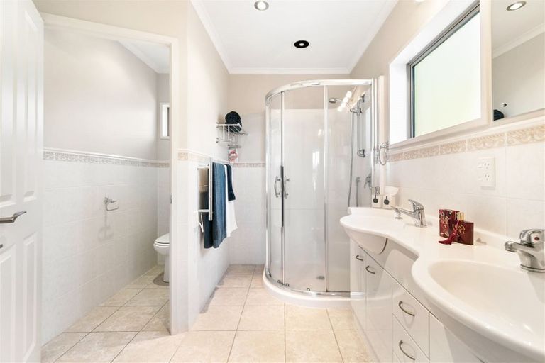 Photo of property in 131 Waimumu Road, Massey, Auckland, 0614