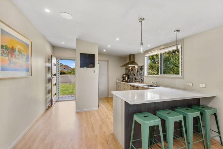 Photo of property in 35 Aorangi Road, Bryndwr, Christchurch, 8053