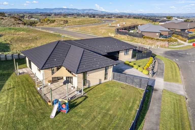 Photo of property in 28 Macdonald Heights, Feilding, 4702
