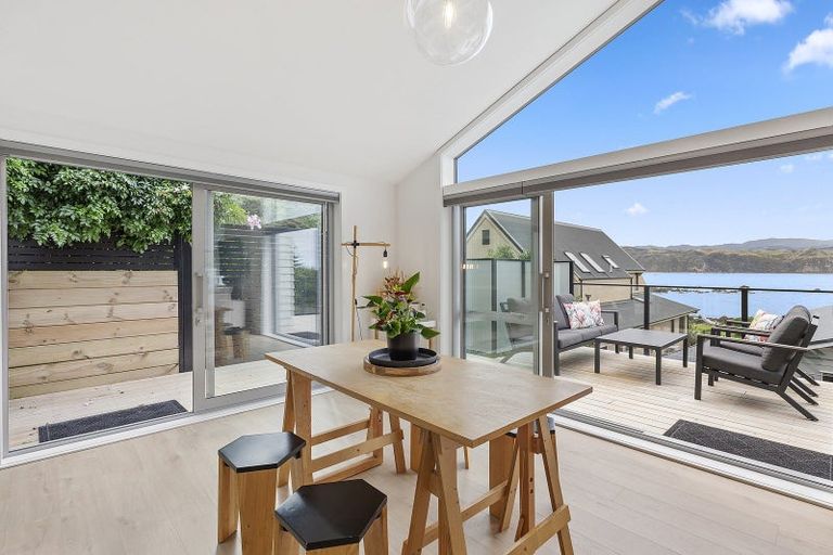 Photo of property in 111a Breaker Bay Road, Breaker Bay, Wellington, 6022
