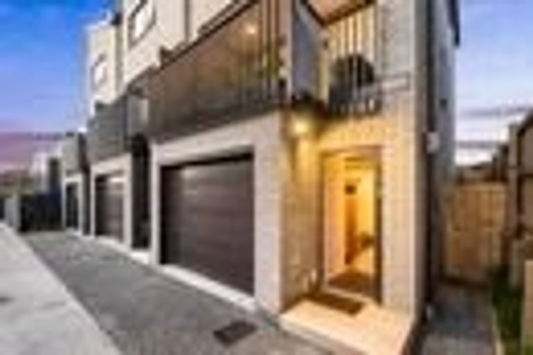 Photo of property in 26/28 Westgate Drive, Westgate, Auckland, 0614