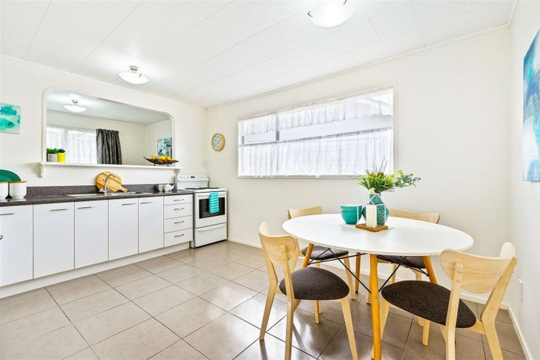 Photo of property in 137 Universal Drive, Henderson, Auckland, 0610