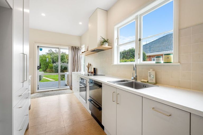 Photo of property in 37 Puketai Street, Andersons Bay, Dunedin, 9013