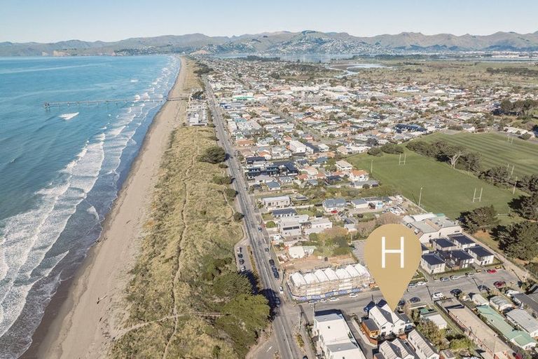 Photo of property in 6b Rawhiti Avenue, New Brighton, Christchurch, 8083