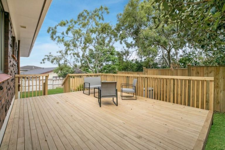 Photo of property in 2/42 Raleigh Road, Northcote, Auckland, 0627