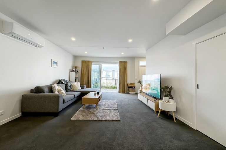 Photo of property in 29/30 Adventure Drive, Whitby, Porirua, 5024