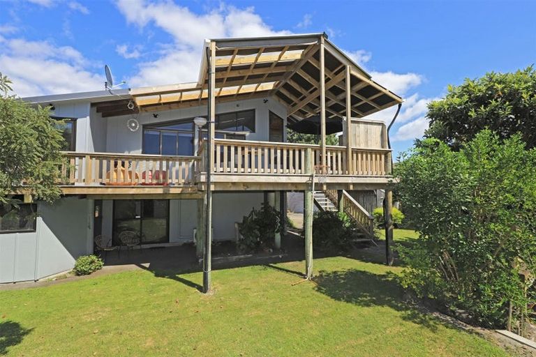 Photo of property in 66 Gillies Crescent, Waimarama, Havelock North, 4294