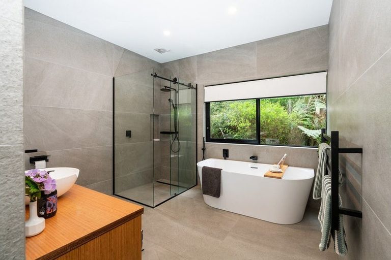 Photo of property in 17 Kim Street, Khandallah, Wellington, 6035