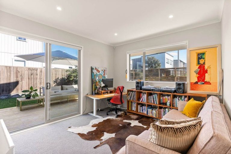 Photo of property in 91 Glidepath Road, Hobsonville, Auckland, 0616