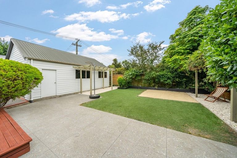 Photo of property in 15 Nile Street, Waterloo, Lower Hutt, 5011