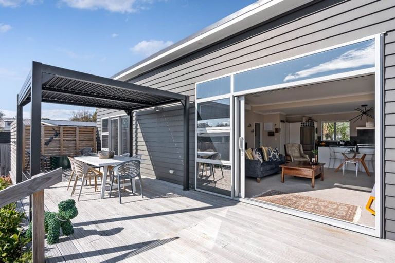 Photo of property in 15a Esther Street, Martinborough, 5711