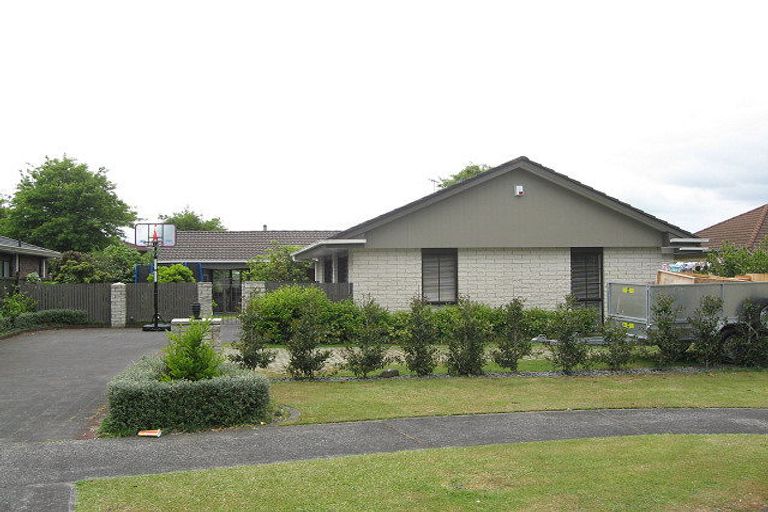 Photo of property in 6 Idaho Place, Conifer Grove, Takanini, 2112