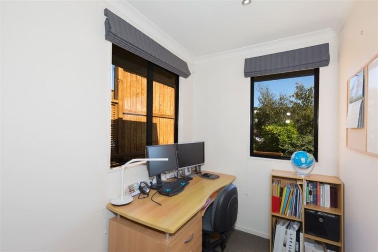 Photo of property in 35 Hawtrey Terrace, Churton Park, Wellington, 6037