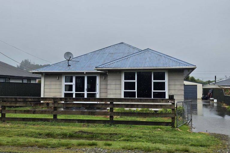 Photo of property in 72 Somerled Avenue, Dunollie, Runanga, 7803