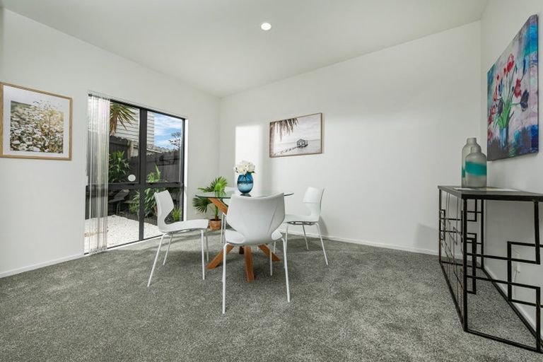 Photo of property in 35 Rakich Place, Henderson, Auckland, 0612