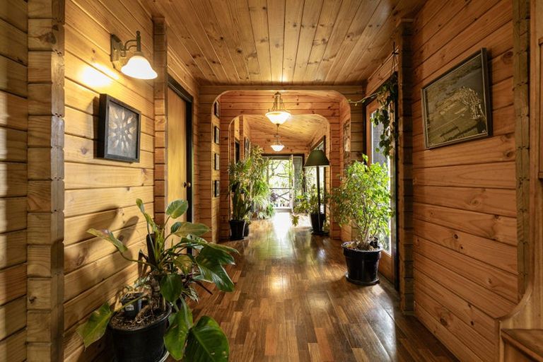 Photo of property in 19-21 Mountain Road, Henderson Valley, Auckland, 0612