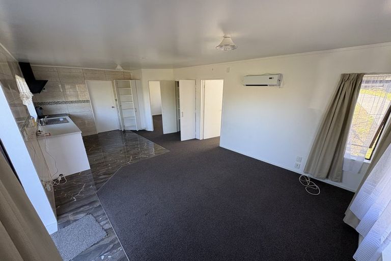 Photo of property in 63 Harmel Road, Glendene, Auckland, 0602