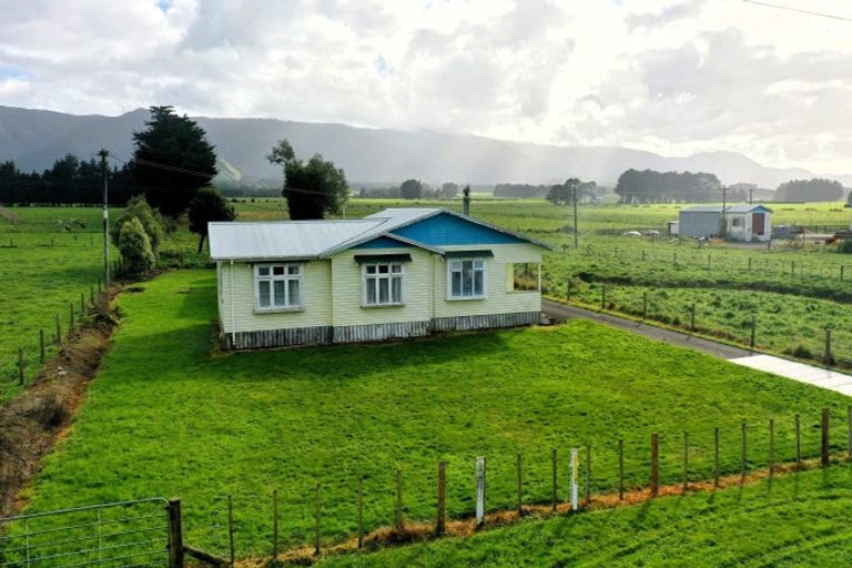 Photo of property in 960 Top Grass Road, Dannevirke, 4972