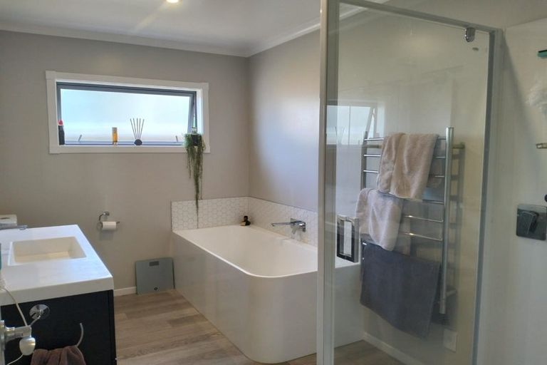 Photo of property in 4a Davis Grove, Wainuiomata, Lower Hutt, 5014