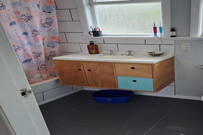 Photo of property in 96 Dimock Street, Titahi Bay, Porirua, 5022