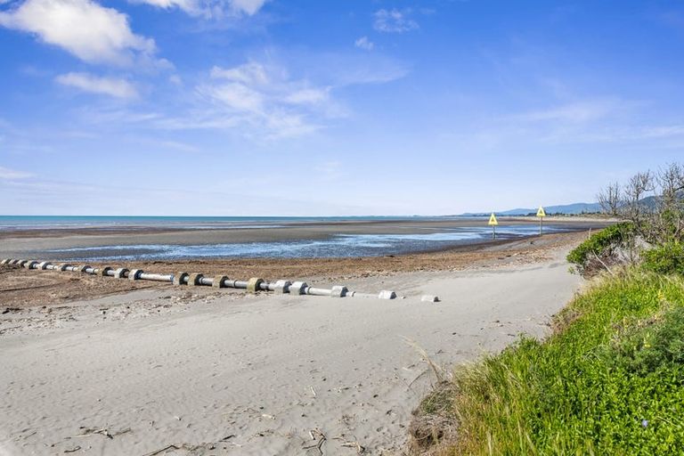 Photo of property in 7 Nuhaka Place, Paraparaumu Beach, Paraparaumu, 5032