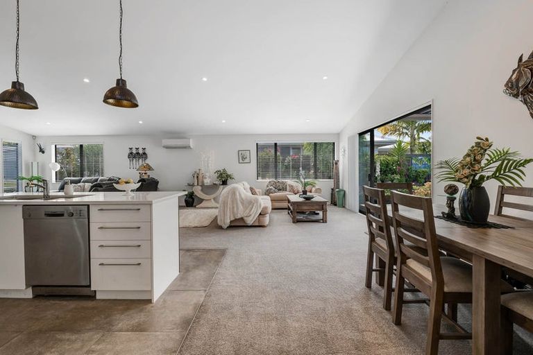 Photo of property in 6 Trevally Place, Snells Beach, 0920