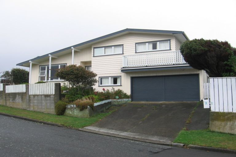 Photo of property in 2 Archbold Street, Newlands, Wellington, 6037