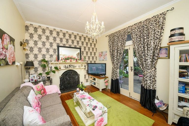 Photo of property in 9 Lambert Street, Marton, 4710