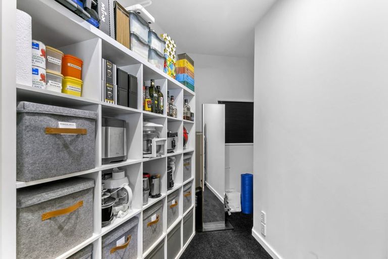 Photo of property in Stadium Garden Flats, 319/107 Thorndon Quay, Pipitea, Wellington, 6011