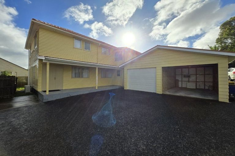 Photo of property in 241 Great North Road, Henderson, Auckland, 0612