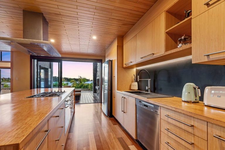 Photo of property in 177 Welcome Bay Road, Welcome Bay, Tauranga, 3112