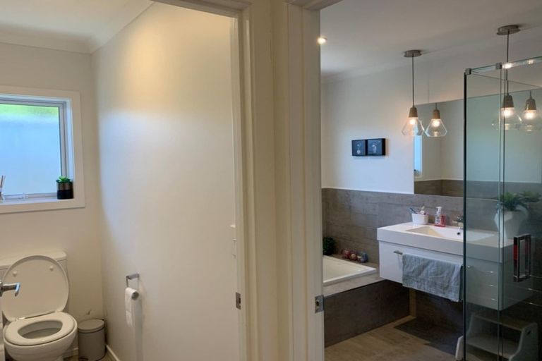 Photo of property in 7d Royal Heights, Glen Avon, New Plymouth, 4312