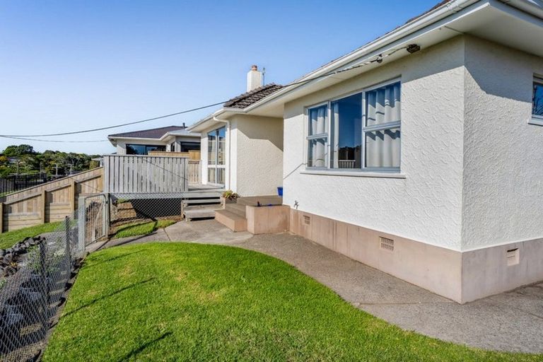 Photo of property in 90 Mangorei Road, Strandon, New Plymouth, 4312