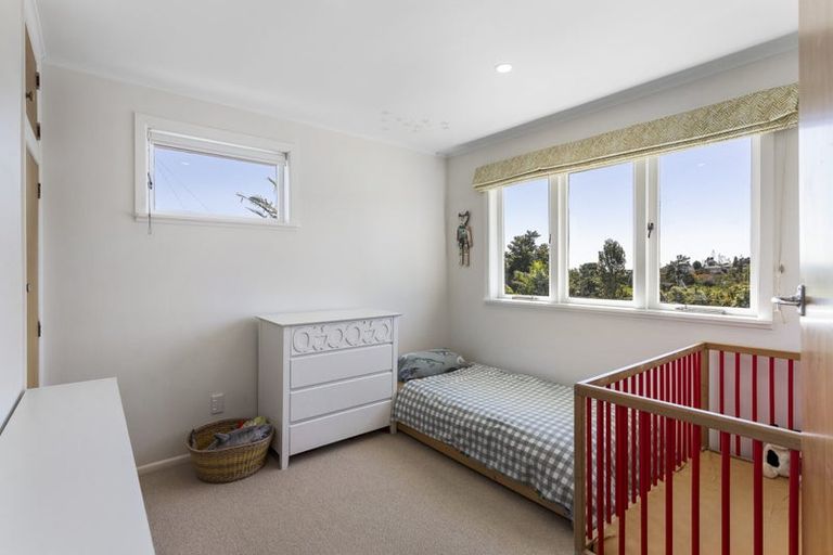 Photo of property in 1/23 Stanley Road, Glenfield, Auckland, 0629