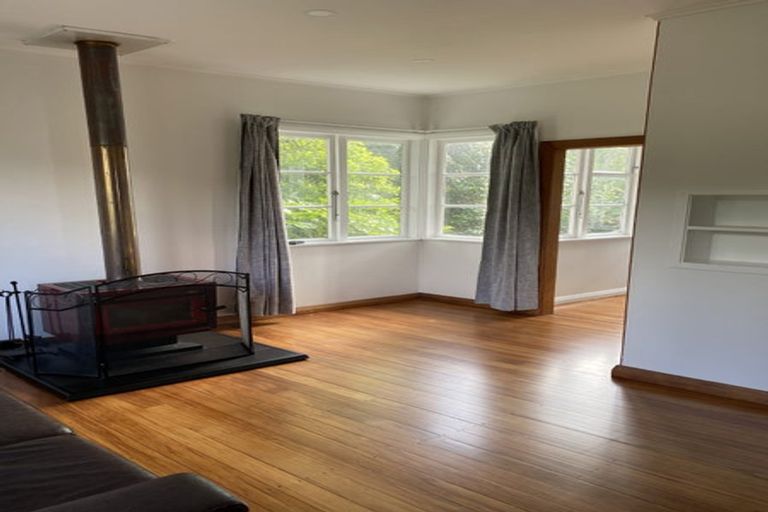 Photo of property in 16 Kaihuia Street, Northland, Wellington, 6012