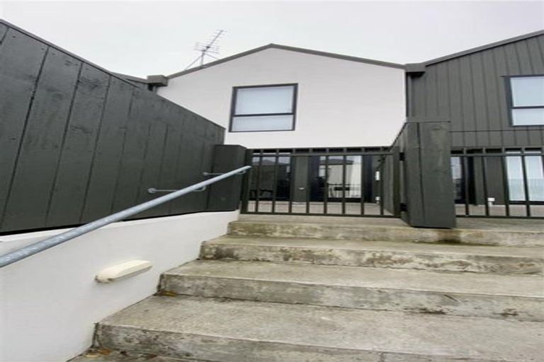 Photo of property in 17/6 Oswald Crescent, Paparangi, Wellington, 6037