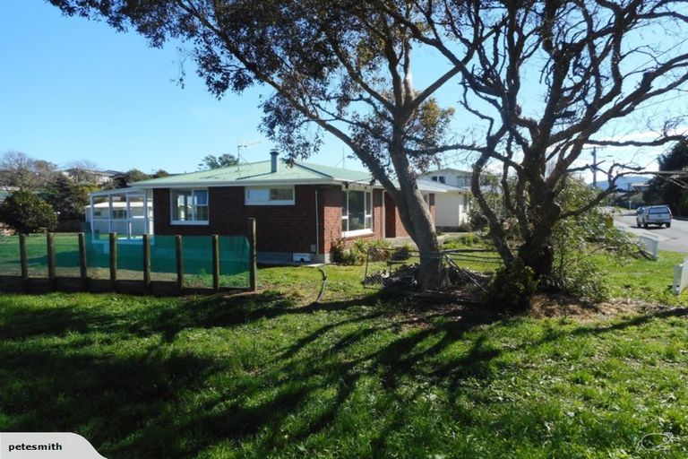 Photo of property in 24 Titoki Road, Raumati Beach, Paraparaumu, 5032