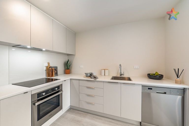 Photo of property in 17 Mcgrath Way, Taita, Lower Hutt, 5011