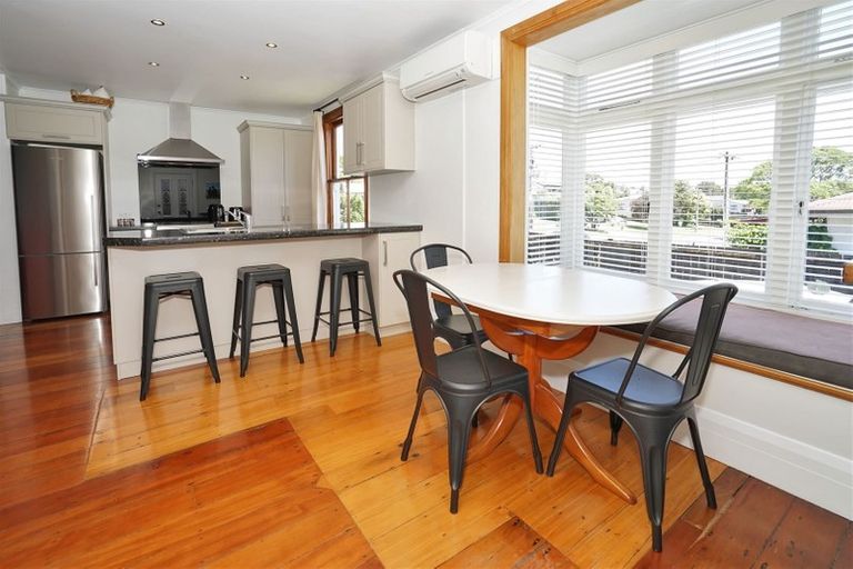 Photo of property in 126 Forest Lake Road, Forest Lake, Hamilton, 3200