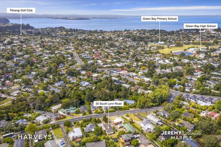 Photo of property in 35 South Lynn Road, Titirangi, Auckland, 0604