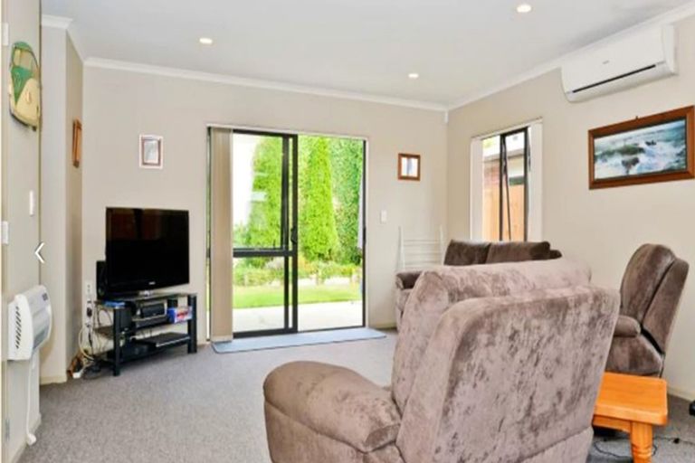 Photo of property in 13 Shrule Place, Huntington, Hamilton, 3210