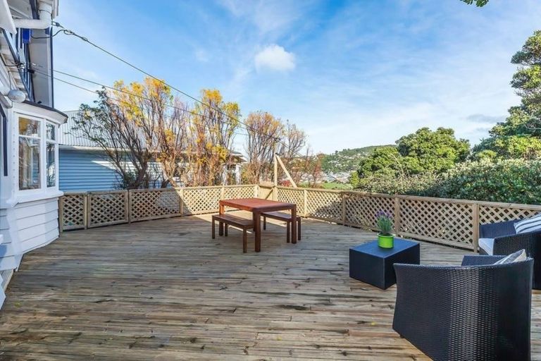 Photo of property in 17 Lonsdale Crescent, Rongotai, Wellington, 6022