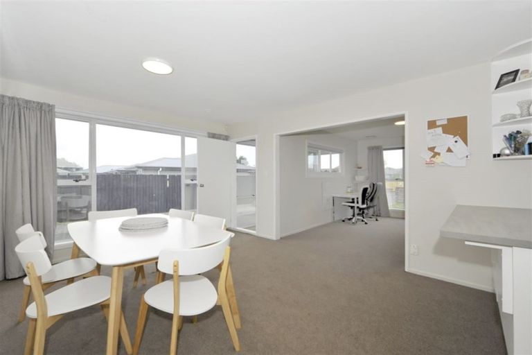 Photo of property in 167 Queenspark Drive, Parklands, Christchurch, 8083